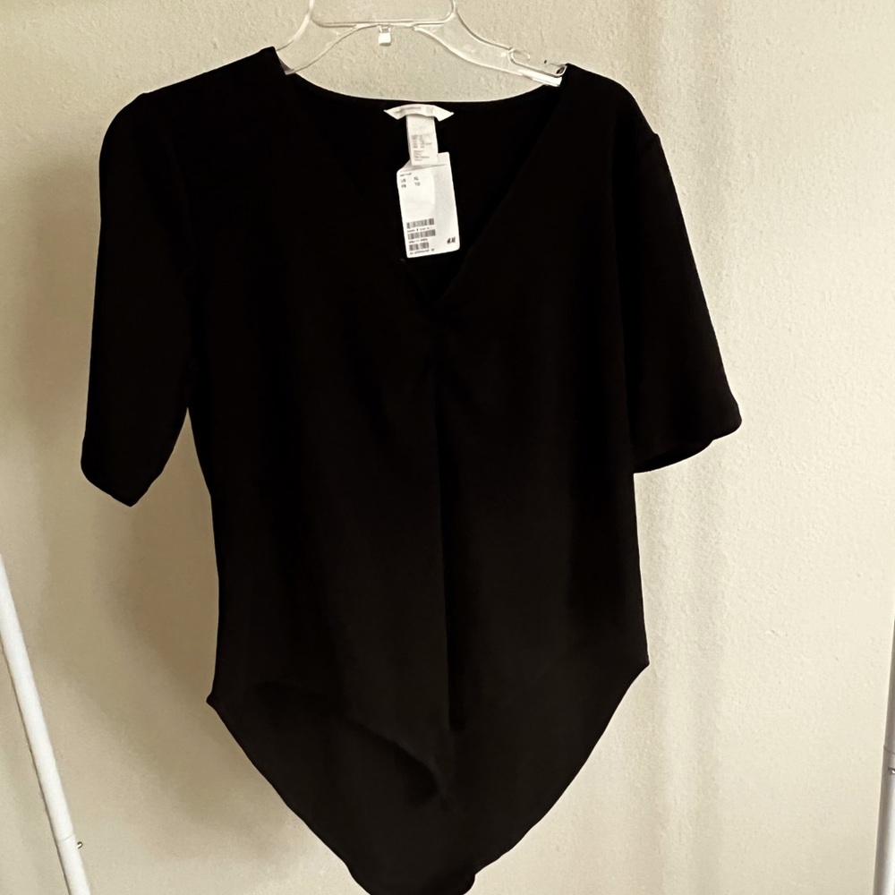 NWT H&M Short Sleeve V-neck Bodysuit